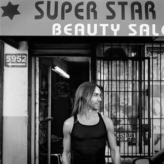 Игги Попу — 79! Собрали лучшие фото главного анархиста американской сцены (фото 20)