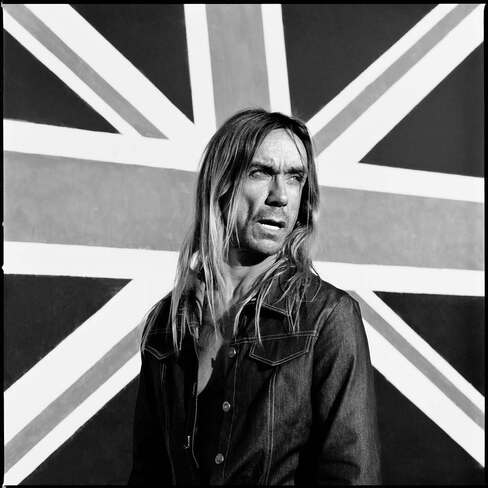 Игги Попу — 79! Собрали лучшие фото главного анархиста американской сцены (фото 19)