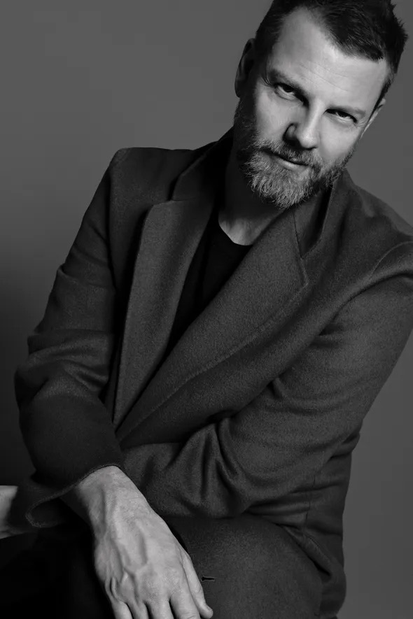 Acne Studios 30 лет! Вот 5 причин любить бренд и основателя Джонни Йоханссона (фото 2)