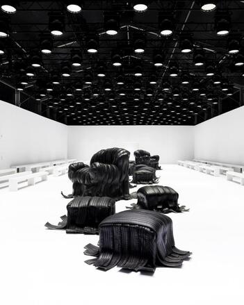 Acne Studios 30 лет! Вот 5 причин любить бренд и основателя Джонни Йоханссона (фото 52)