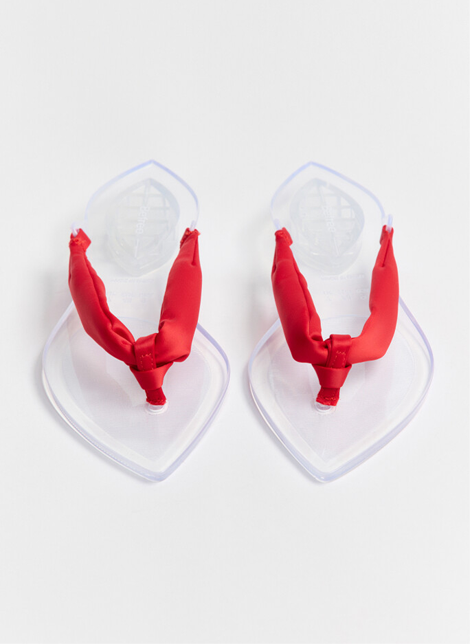 Jelly Sandals — не опять, а снова самая модная и практичная обувь лета 2026. Вот 15 классных пар (фото 31)