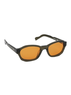 Джинсы Kidsuper, очки Oakley и кроссовки Mizuno: лучшие образы для фестиваля Outline (фото 11)
