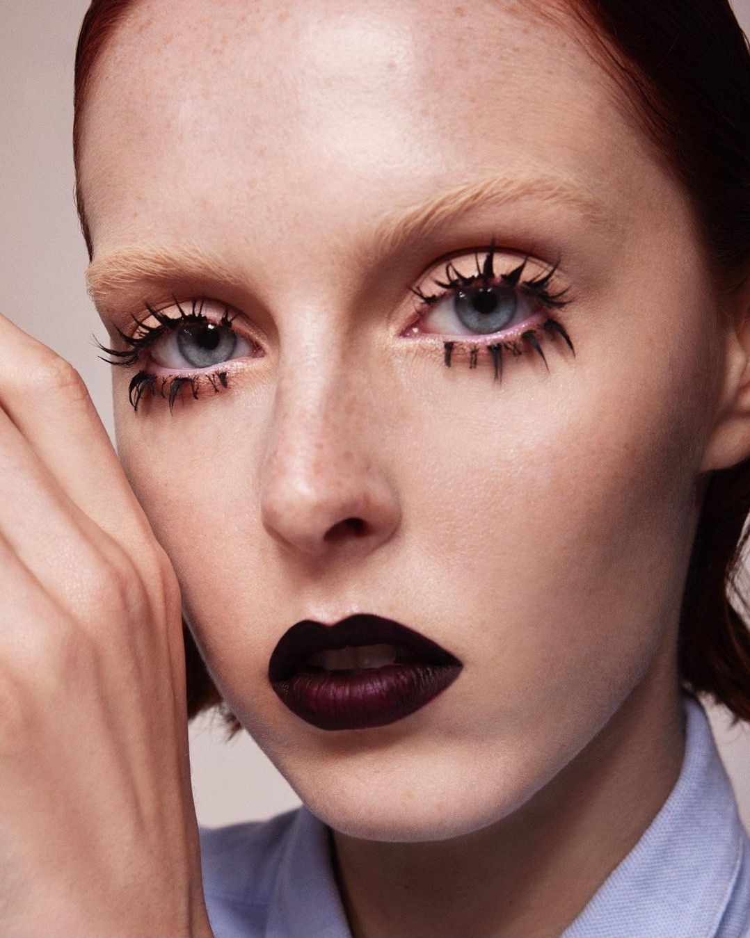 Wet Lashes: бьюти-тренд на мокрые ресницы — носим как Дженна Ортега и Вика Салават (фото 24)