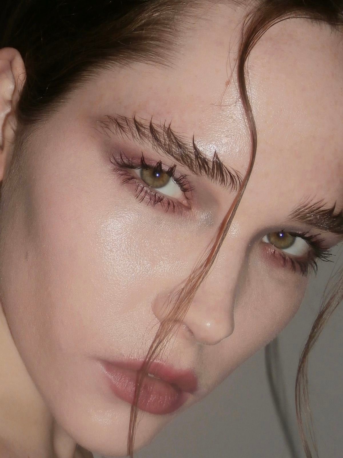 Wet Lashes: бьюти-тренд на мокрые ресницы — носим как Дженна Ортега и Вика Салават (фото 30)