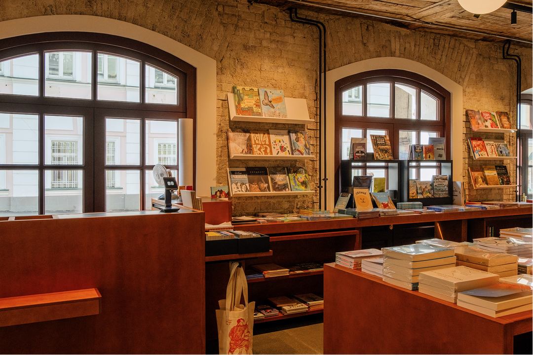 «Озеро»: новый независимый книжный в историческом здании на Китай-городе (фото 30)