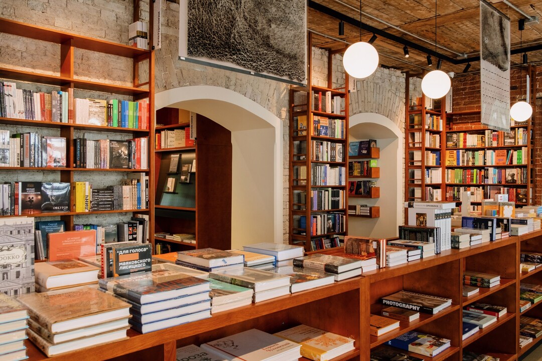 «Озеро»: новый независимый книжный в историческом здании на Китай-городе (фото 8)