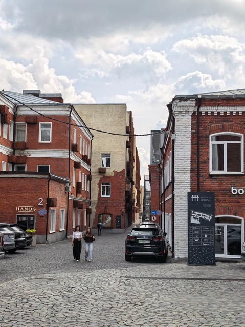 Все решает суперзум: один день редактора BURO. с HUAWEI Pura 90s Pro Max (фото 6)
