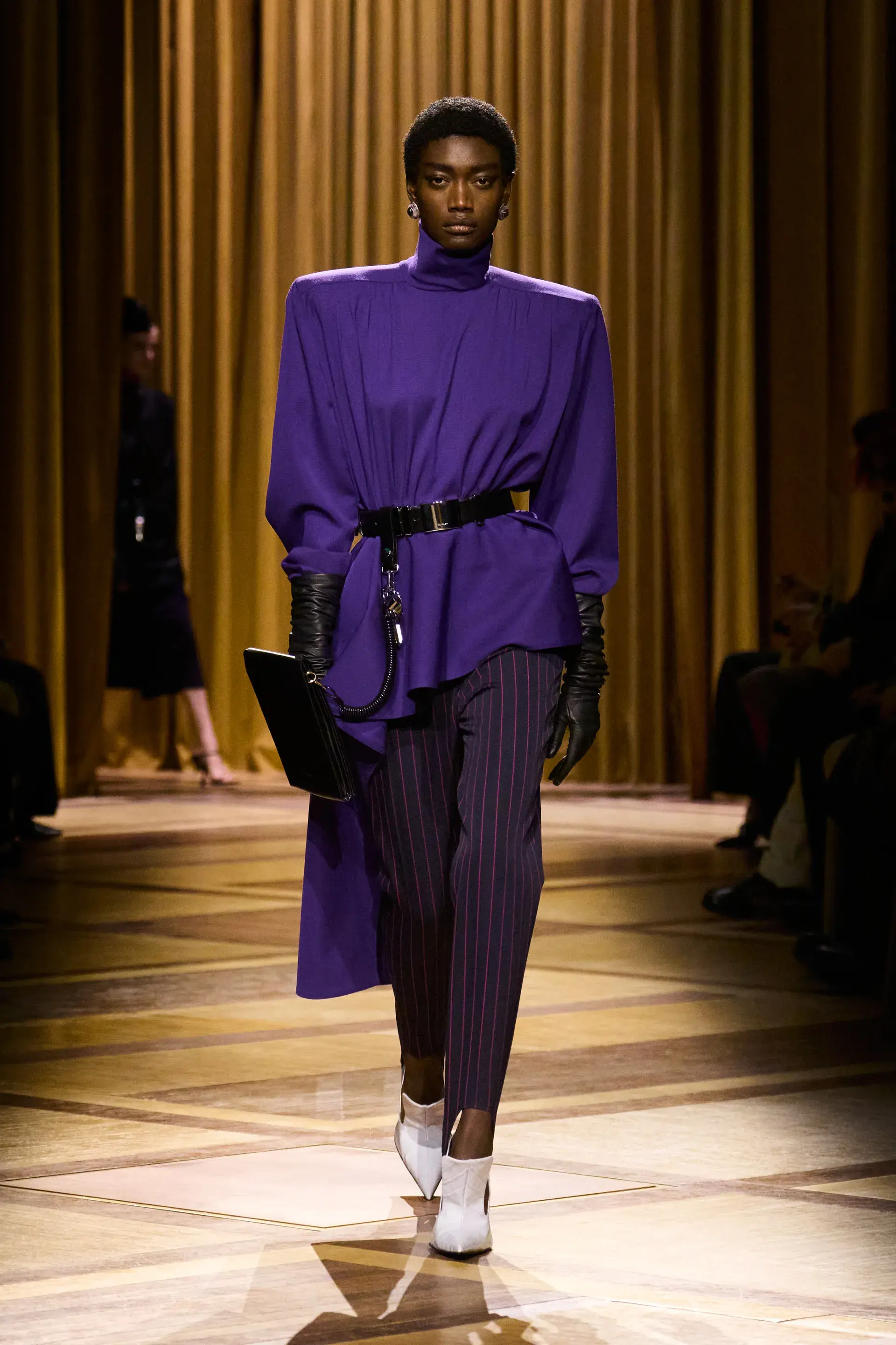 Purple power, горчичный и спелая вишня. Главные цвета сезона осень-зима 2026 (фото 35)
