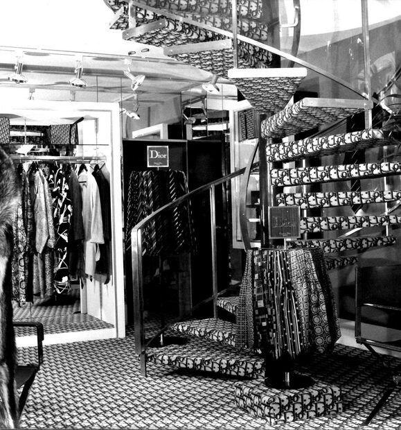 От жакета Bar до сумки Saddle: культовые вещи, определившие ДНК Dior (фото 29)