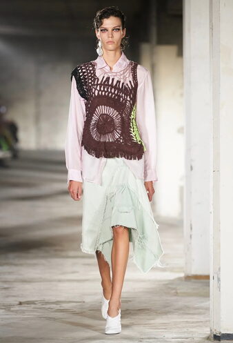 Ручная вышивка и цветы в саду и на одежде: из чего состоит вселенная Dries Van Noten (фото 47)