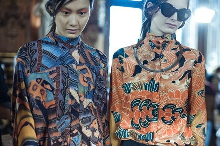 Ручная вышивка и цветы в саду и на одежде: из чего состоит вселенная Dries Van Noten (фото 51)