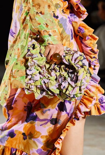 Ручная вышивка и цветы в саду и на одежде: из чего состоит вселенная Dries Van Noten (фото 46)