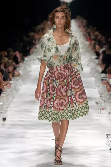 Ручная вышивка и цветы в саду и на одежде: из чего состоит вселенная Dries Van Noten (фото 69)