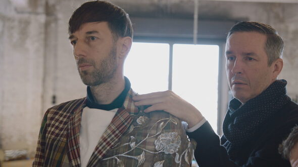 Ручная вышивка и цветы в саду и на одежде: из чего состоит вселенная Dries Van Noten (фото 57)