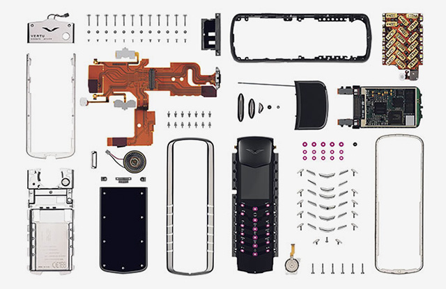 Vertu 1998 Девяностые — нулевые — десятые: бренды, которые когда-то были out, а теперь однозначно in (фото 8)