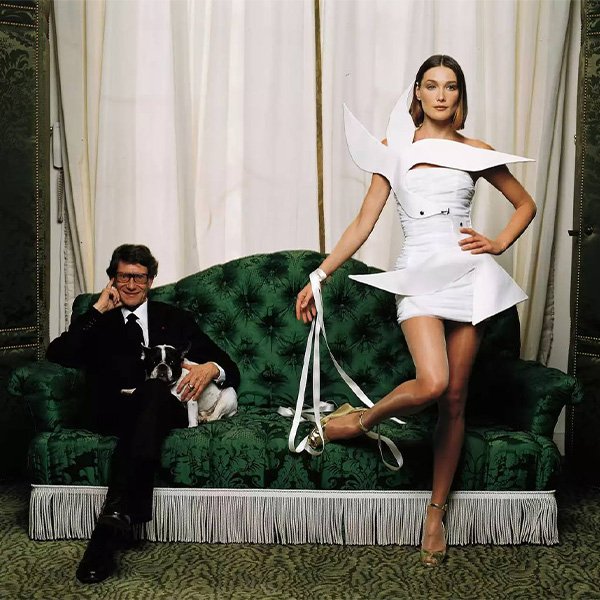 Муза Ива Сен-Лорана и первая леди Франции: Карла Бруни в 10 фотографиях