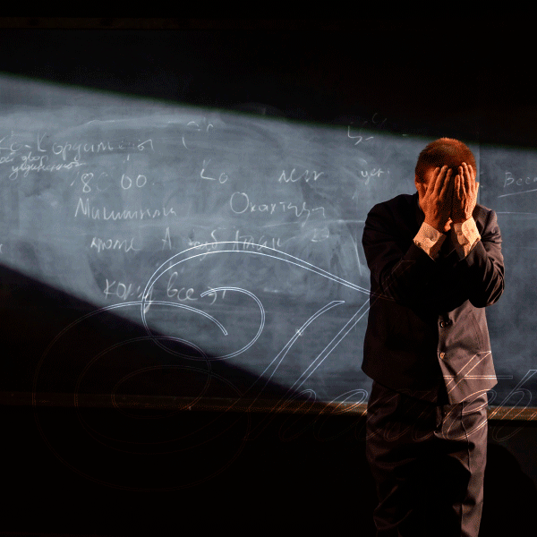 «Школа для дураков» и «Чайка»: лучшие премьеры уходящего театрального сезона — выбор BURO.