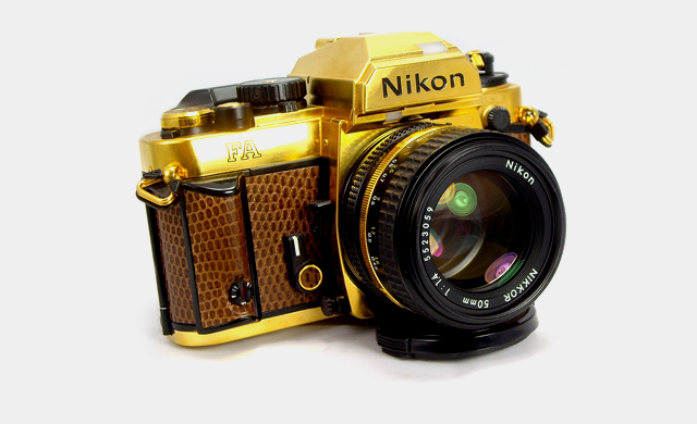 Пленочная камера Nikon FA из чистого золота (фото 1)