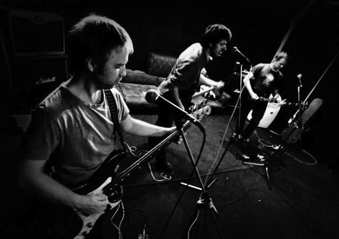 В колонках: Biting Elbows (фото 3)