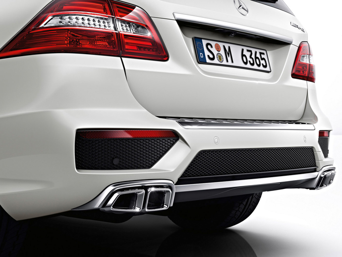 Новая модель Mercedes-Benz ML63 AMG (фото 7)