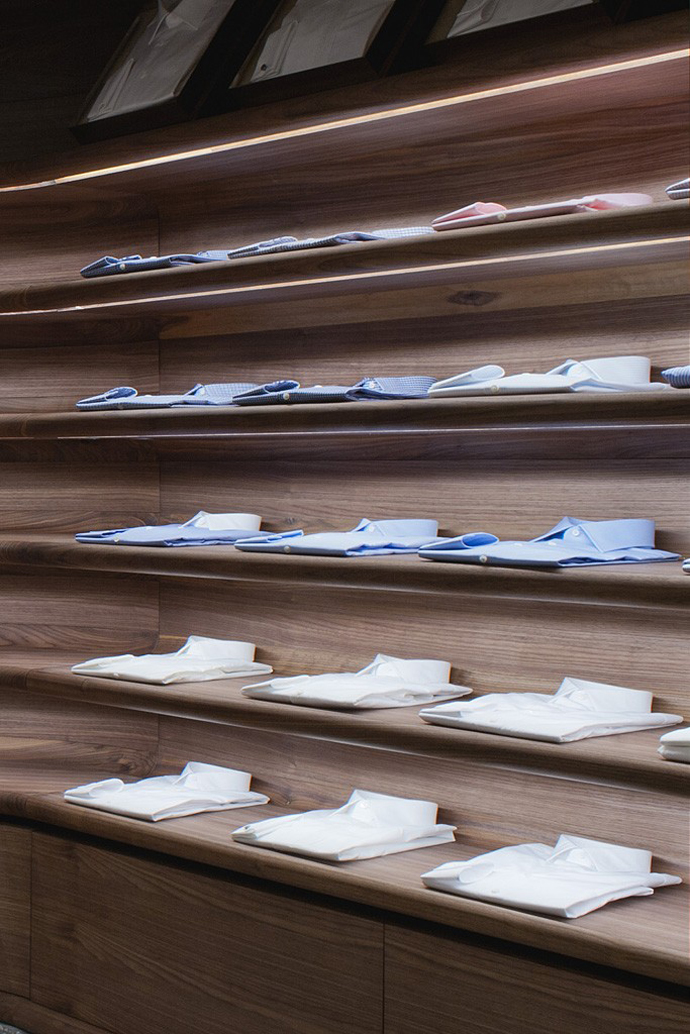 Обновленный бутик Valentino в Милане (фото 10)