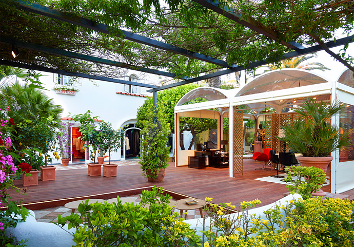 Летний бутик Chanel на Капри (фото 6)