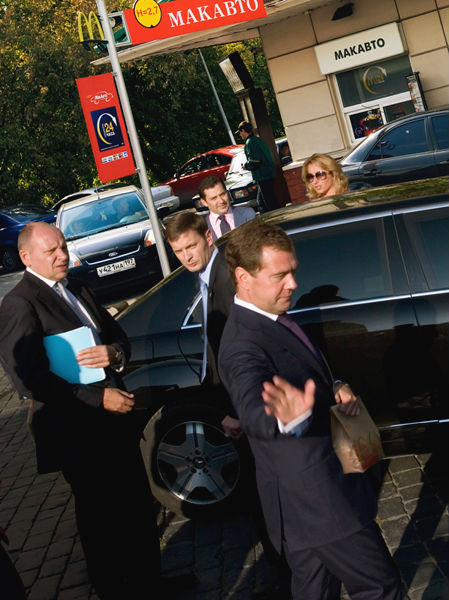 Экс-охранник продает секретные фото Медведева (фото 1)