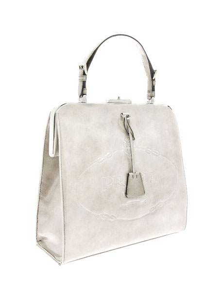 Prada перевыпустила лучшие сумки (фото 1)