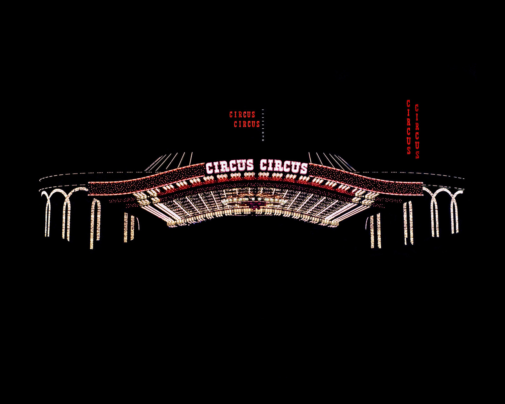 Выставка Dries Van Noten в Вене (фото 1)