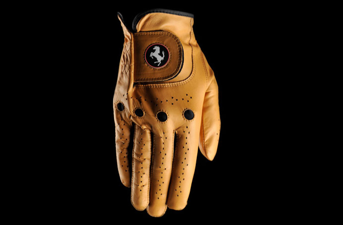 Коллекция аксессуаров для гольфа от Ferrari (фото 5)