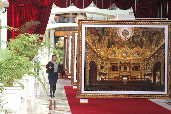 Скульптуры Родена и "Портреты театров" (фото 3)