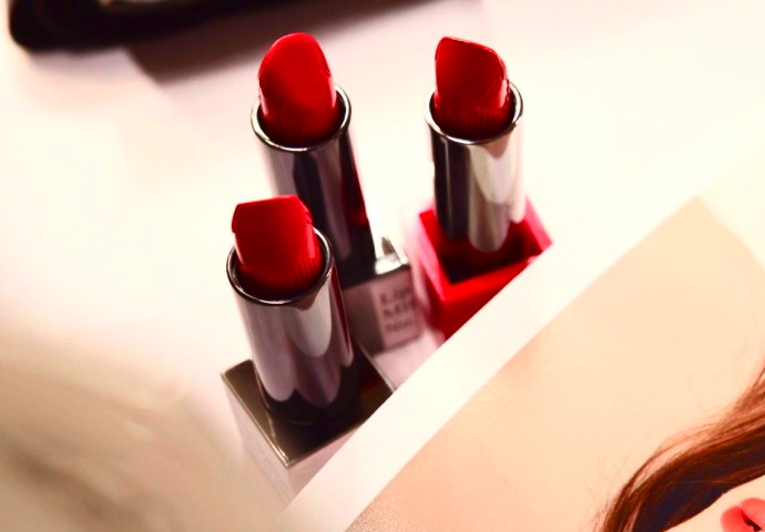 Элегантный красный на показе Burberry Prorsum (фото 10)