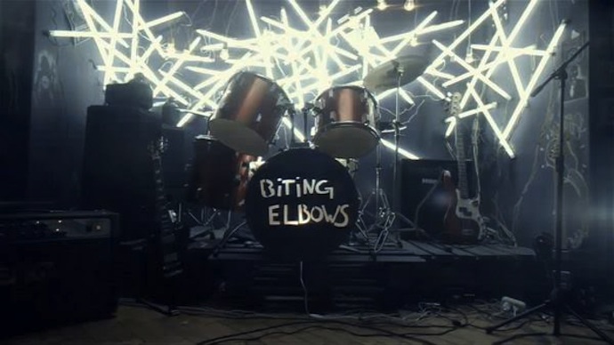 В колонках: Biting Elbows (фото 4)