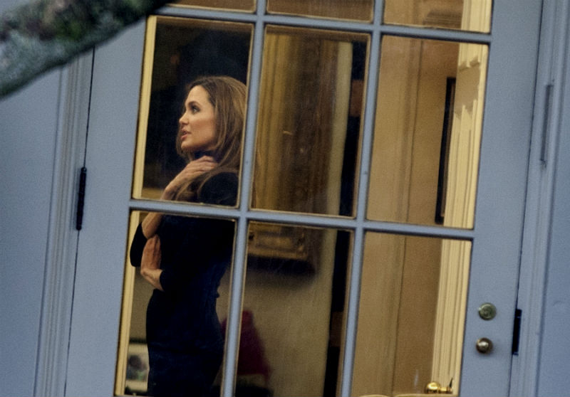 Что Анджелина Джоли делала в Белом доме? (фото 1)