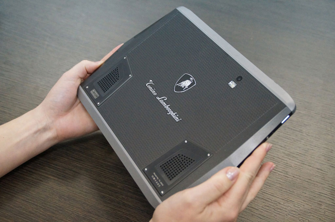 Планшет и смартфоны Lamborghini (фото 7)