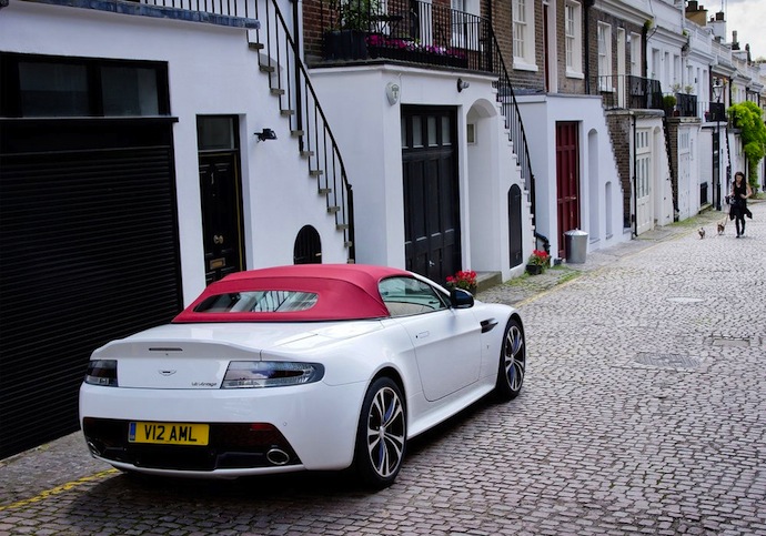 Новый Aston Martin V12 Vantage (фото 3)