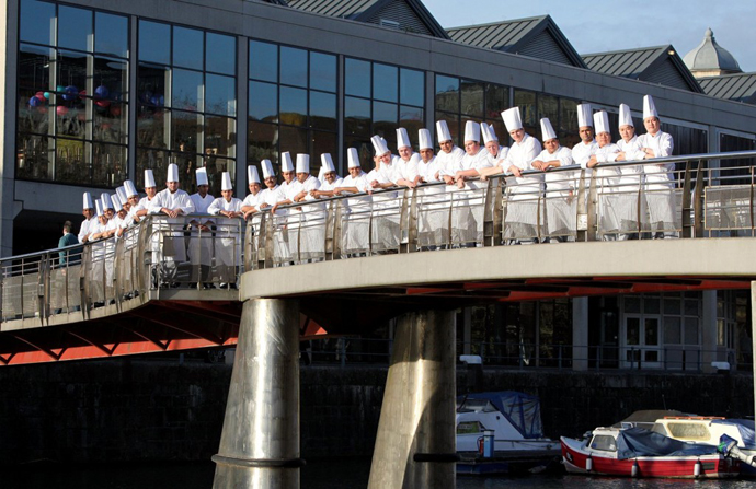 В Великобритании открылся ресторан-гигант (фото 1)