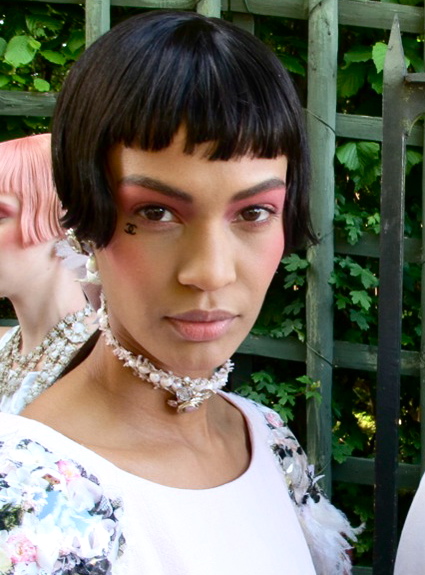 Мария Антуанетта на показе Chanel (фото 1)