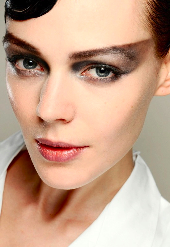 Smokey eyes для новогодней ночи (фото 9)