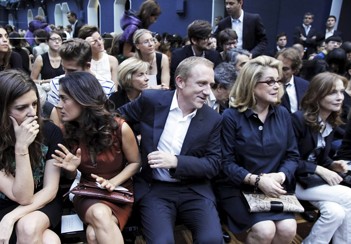 Неделя моды в Париже. Balenciaga (фото 4)