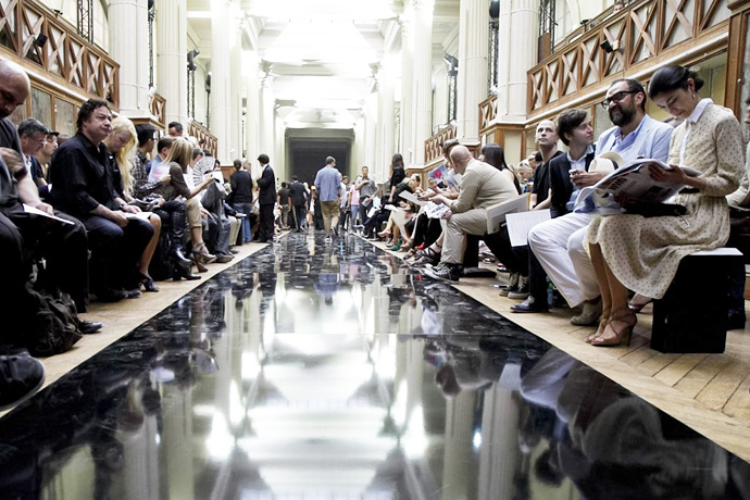 Неделя моды в Париже. John Galliano (фото 9)