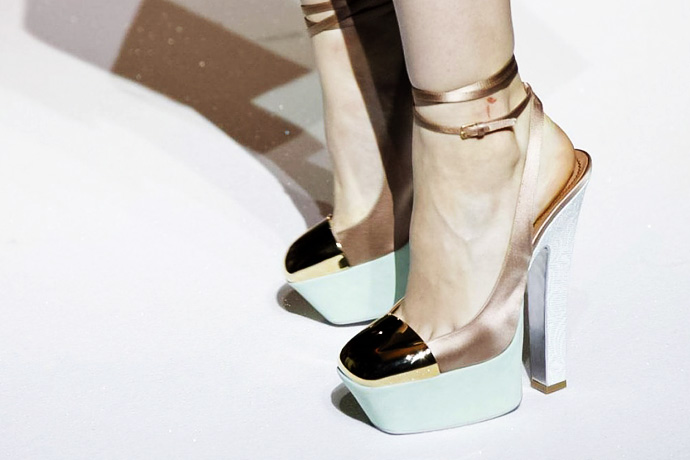 Неделя моды в Париже. Yves Saint Laurent (фото 6)