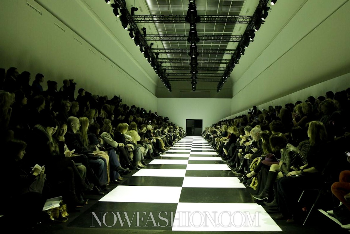 Armani Prive Haute Couture весна-лето 2012 (фото 1)