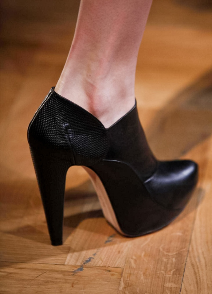 Неделя моды в Париже: Roland Mouret (фото 3)