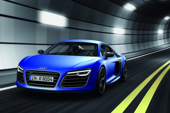 Обновленная Audi R8 (фото 3)