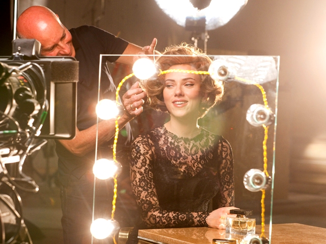 Скарлетт Йохансон в рекламе The One, Lace Edition (фото 2)