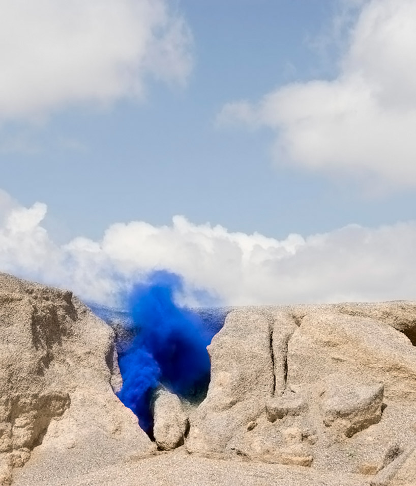 Цветные облака в пустыне (фото 1)