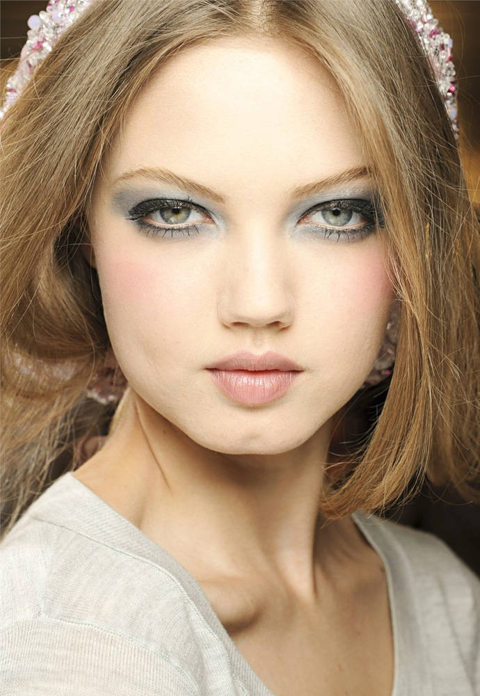 Классика жанра на показе Chanel Fall 2012 Couture (фото 9)