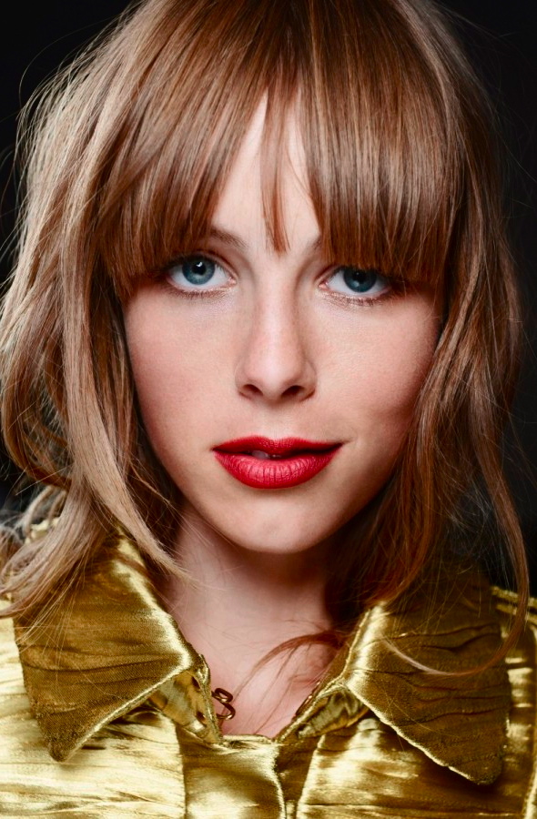 Элегантный красный на показе Burberry Prorsum (фото 6)