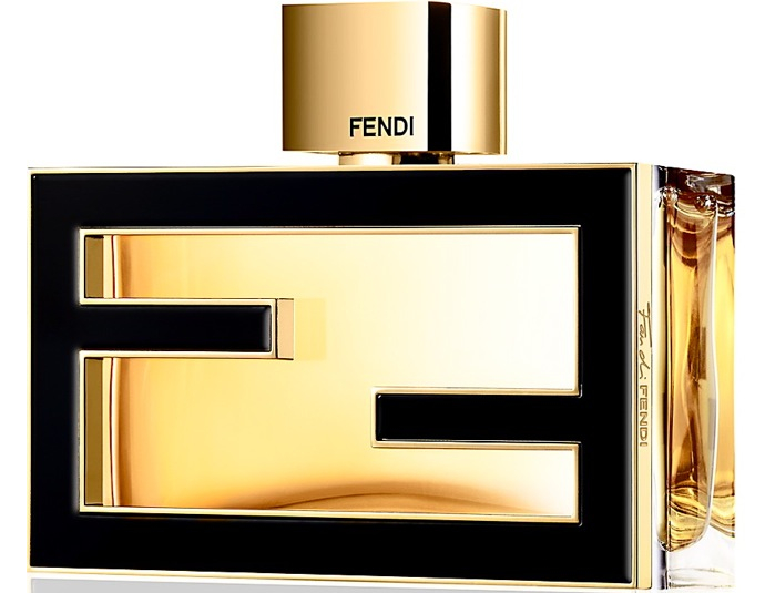 Top-10 ароматов уходящего года (фото 9)